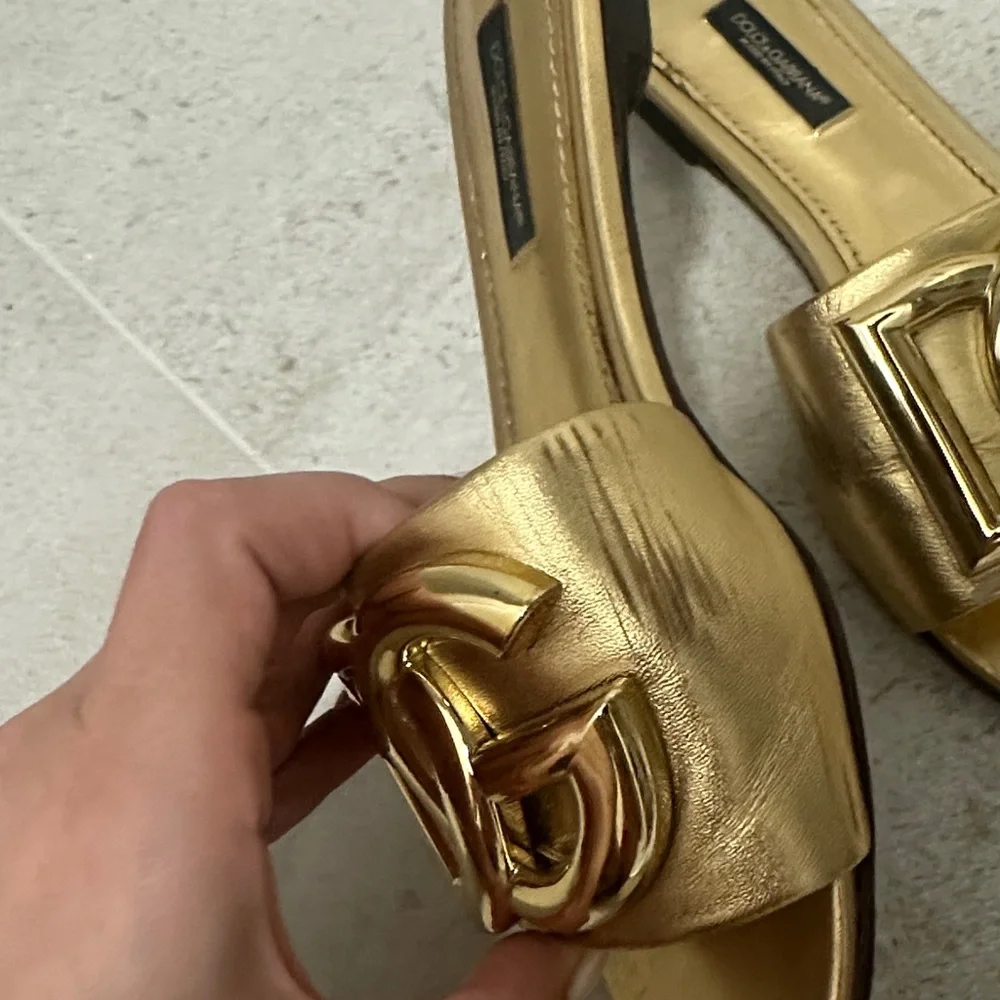 Dolce & Gabbana Metallic Gold Slide Sandals - Picture 4 of 13